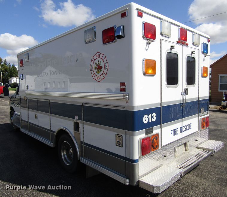 image for item GQ9152 1992 Ford Econoline E350  ambulance