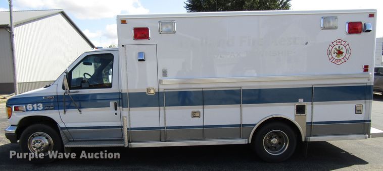 image for item GQ9152 1992 Ford Econoline E350  ambulance