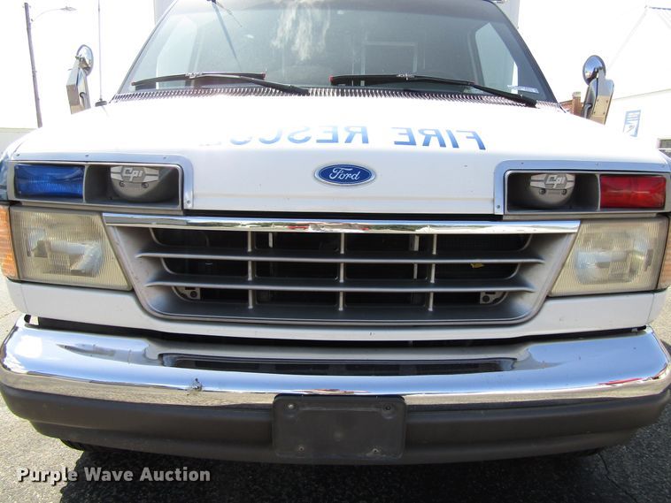 image for item GQ9152 1992 Ford Econoline E350  ambulance