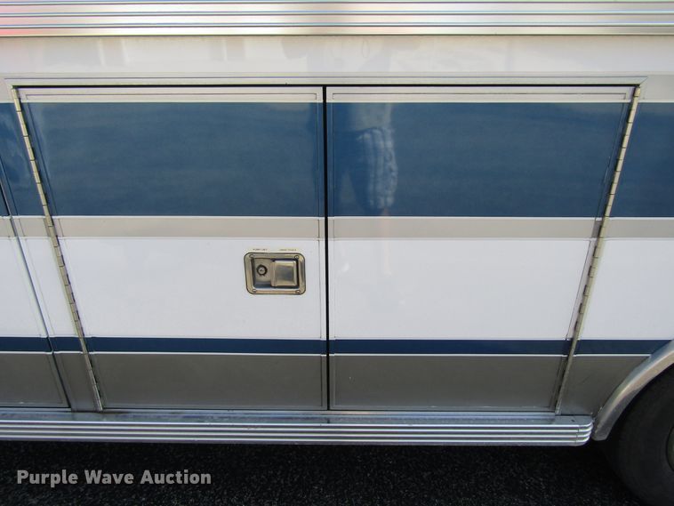 image for item GQ9152 1992 Ford Econoline E350  ambulance