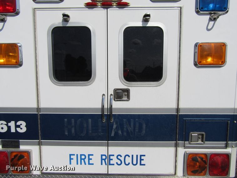 image for item GQ9152 1992 Ford Econoline E350  ambulance