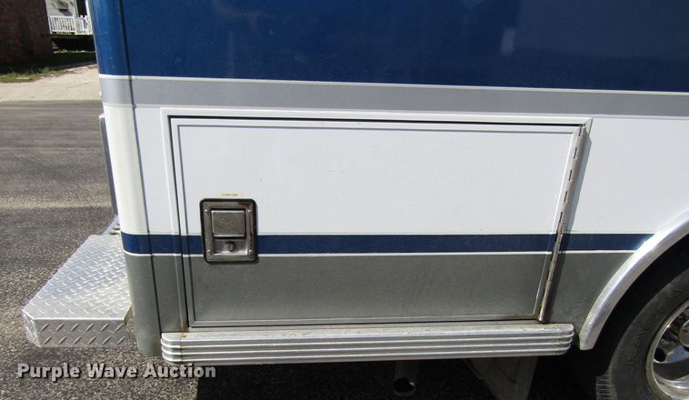 image for item GQ9152 1992 Ford Econoline E350  ambulance