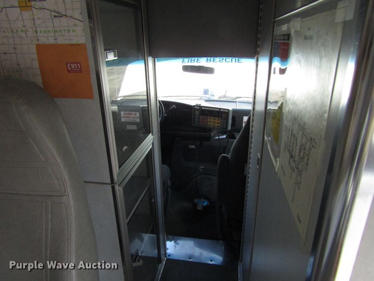 image for item GQ9152 1992 Ford Econoline E350  ambulance