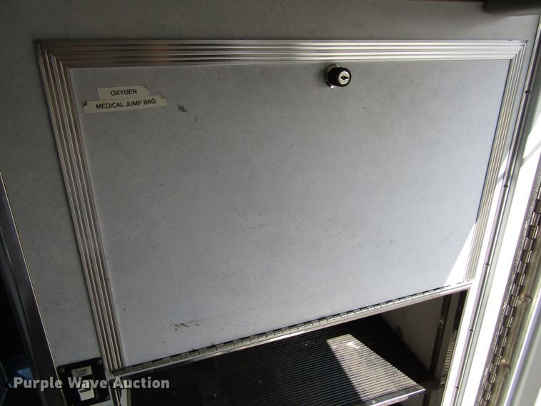 image for item GQ9152 1992 Ford Econoline E350  ambulance