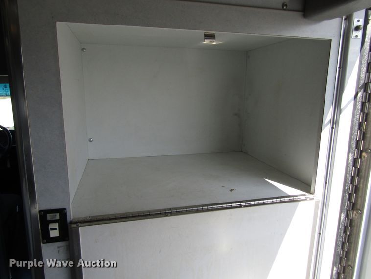 image for item GQ9152 1992 Ford Econoline E350  ambulance