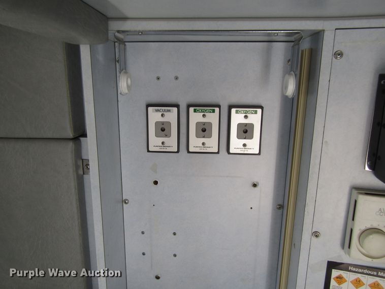 image for item GQ9152 1992 Ford Econoline E350  ambulance