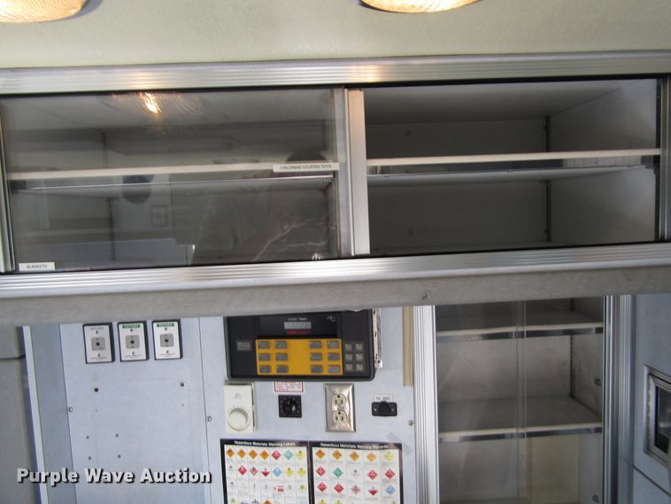 image for item GQ9152 1992 Ford Econoline E350  ambulance