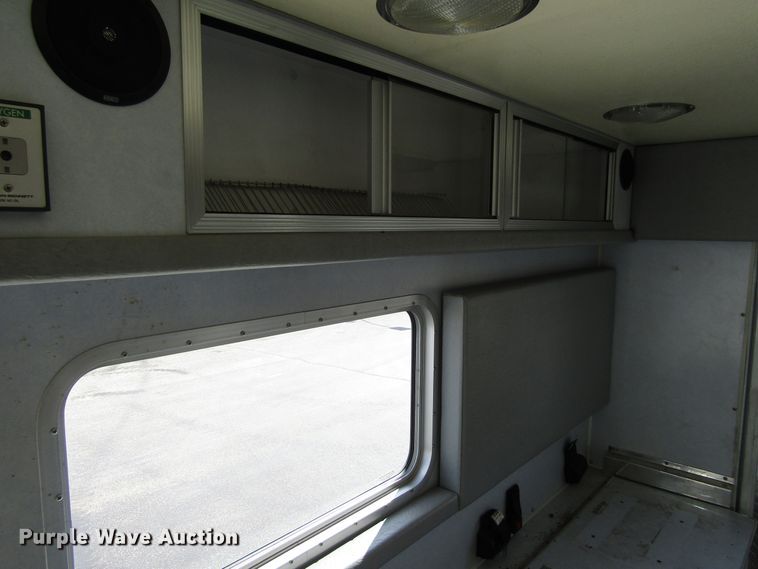 image for item GQ9152 1992 Ford Econoline E350  ambulance