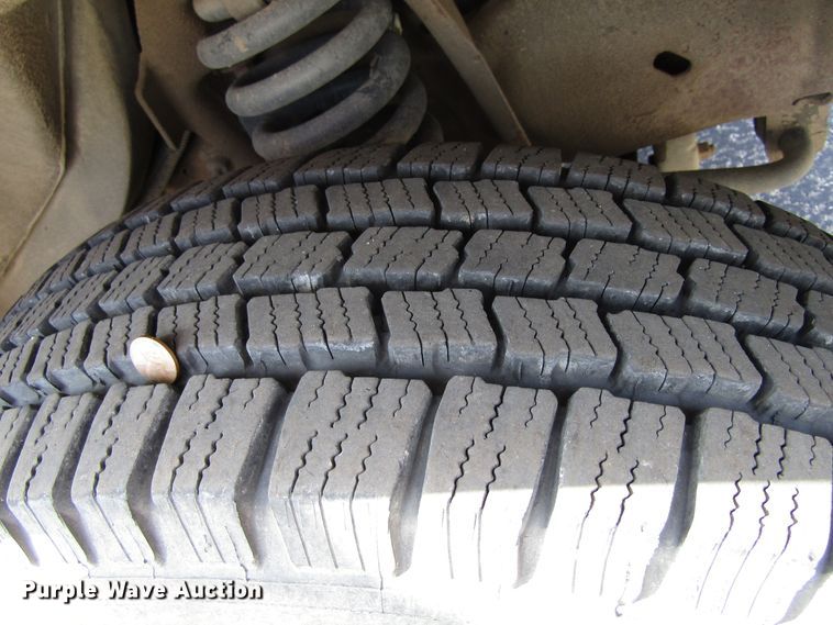 image for item GQ9152 1992 Ford Econoline E350  ambulance