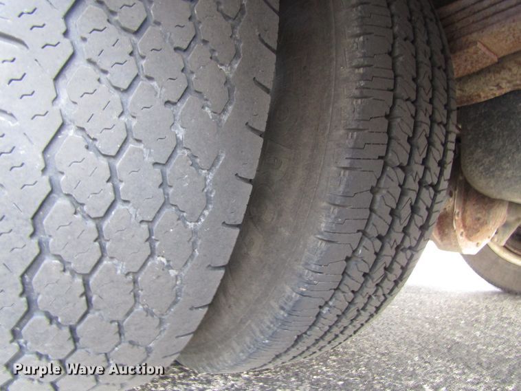 image for item GQ9152 1992 Ford Econoline E350  ambulance