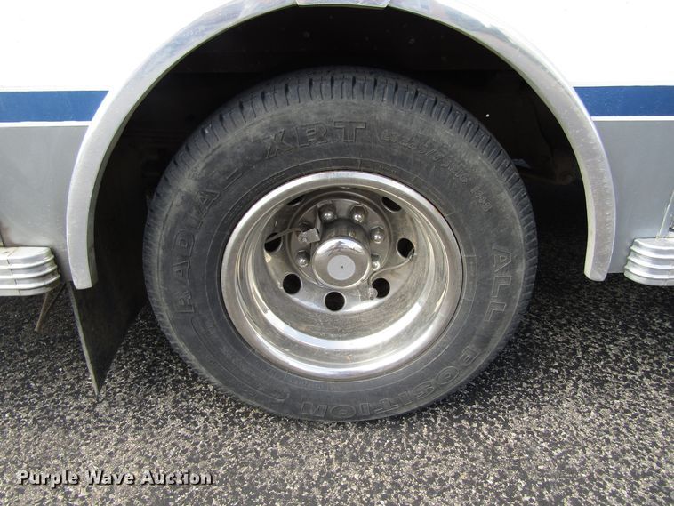 image for item GQ9152 1992 Ford Econoline E350  ambulance