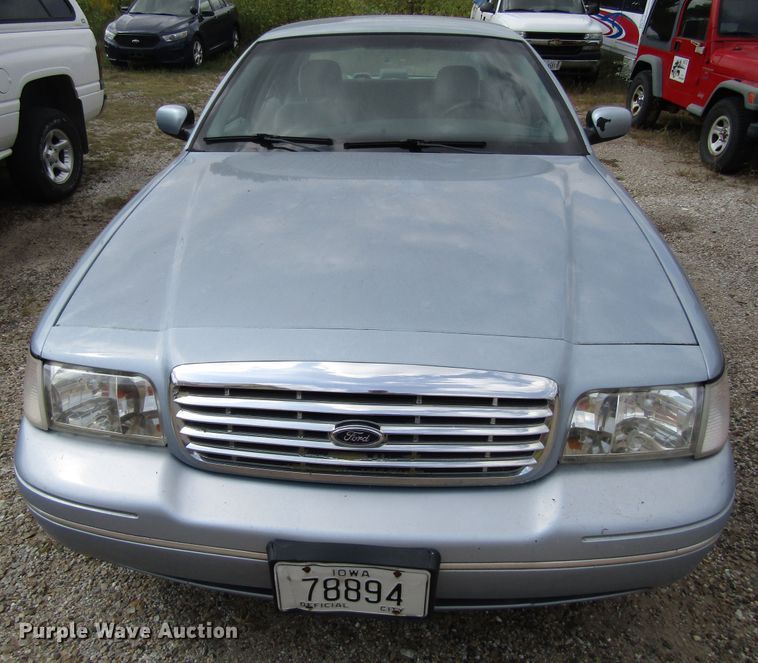 image for item GQ9164 2003 Ford Crown Victoria