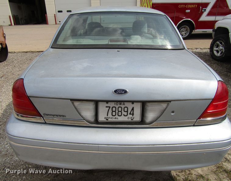 image for item GQ9164 2003 Ford Crown Victoria