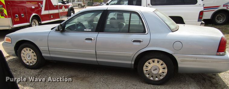 image for item GQ9164 2003 Ford Crown Victoria