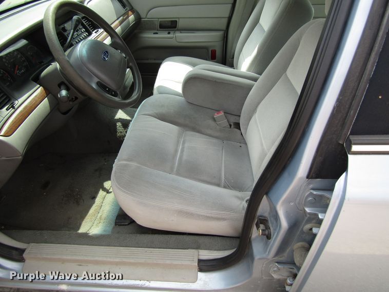 image for item GQ9164 2003 Ford Crown Victoria
