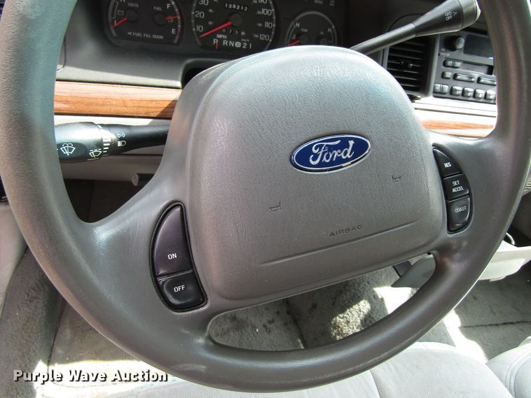 image for item GQ9164 2003 Ford Crown Victoria