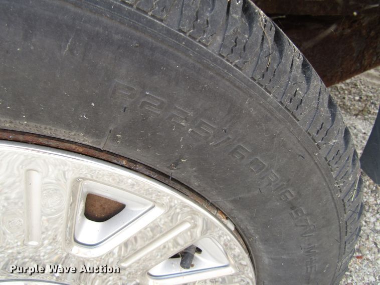 image for item GQ9164 2003 Ford Crown Victoria