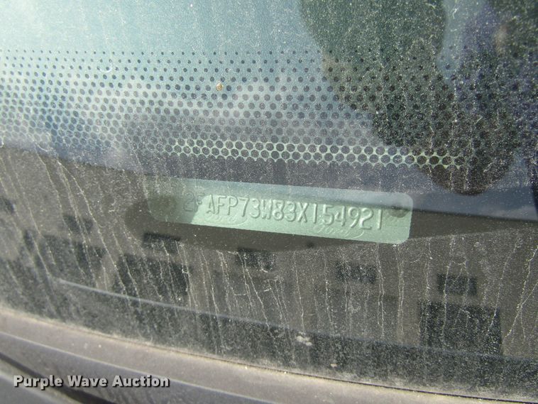 image for item GQ9164 2003 Ford Crown Victoria