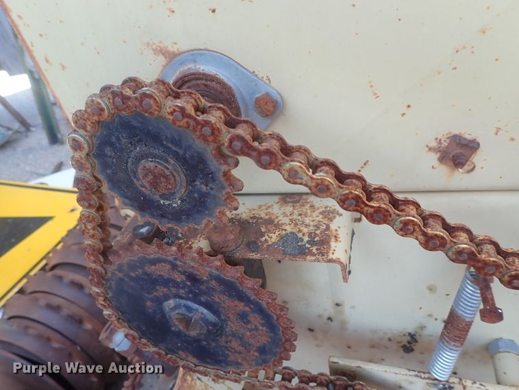 image for item GV9647 Land Pride 1548 seeder