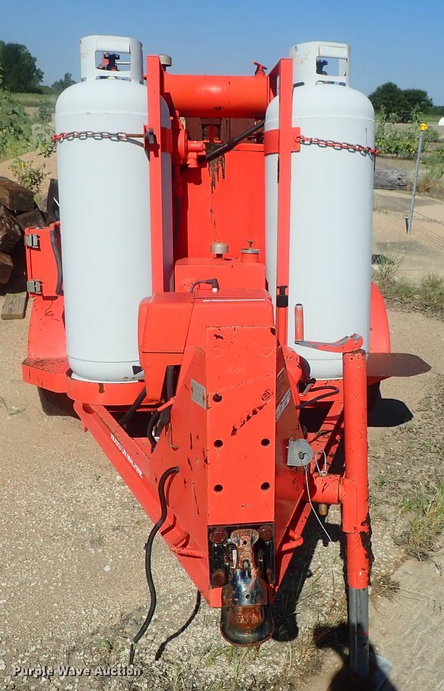 image for item GV9652 Crafco pot hole patcher