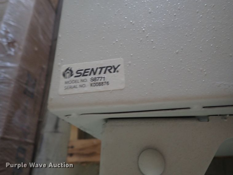 image for item GV9656 Sentry S8711 safe