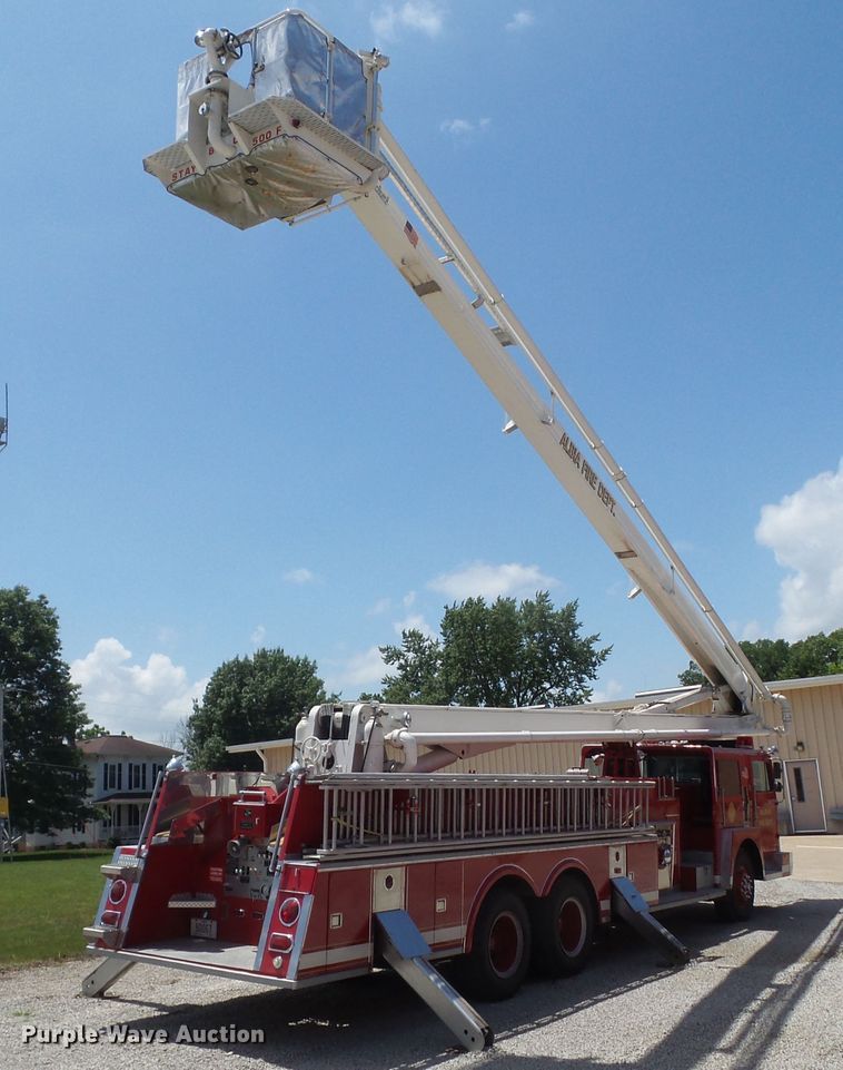image for item GX9122 1974 International Snokel  ladder fire truck