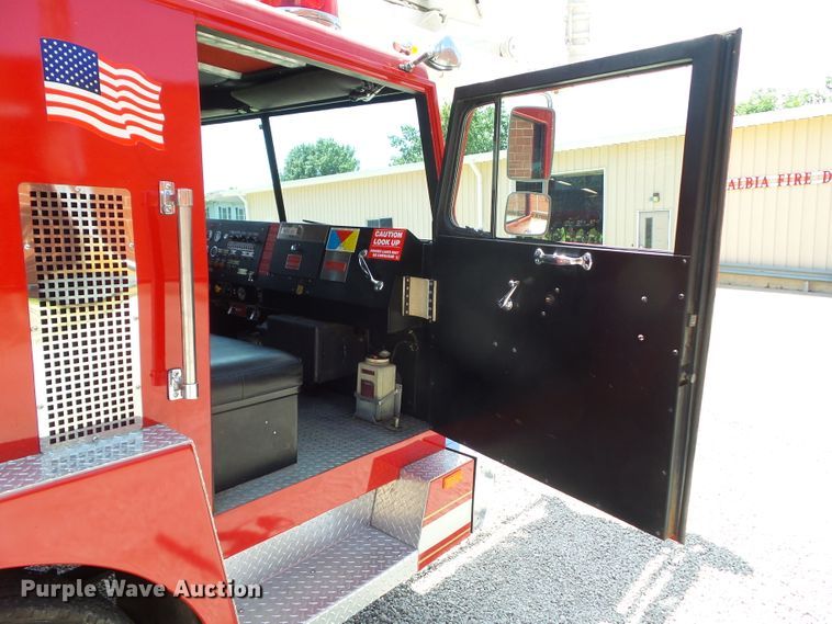 image for item GX9122 1974 International Snokel  ladder fire truck