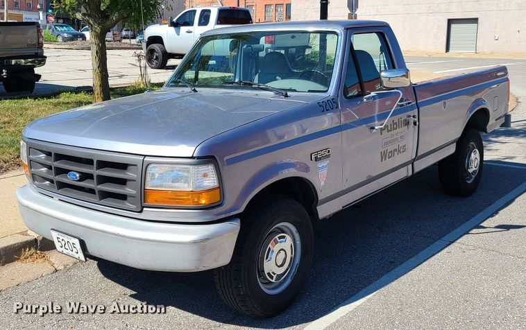image for item GY9469 1996 Ford F250  pickup truck