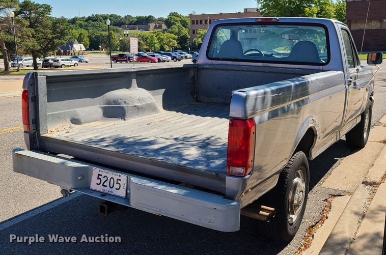 image for item GY9469 1996 Ford F250  pickup truck