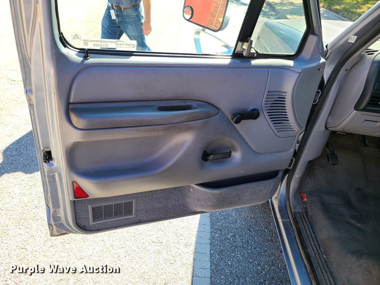 image for item GY9469 1996 Ford F250  pickup truck