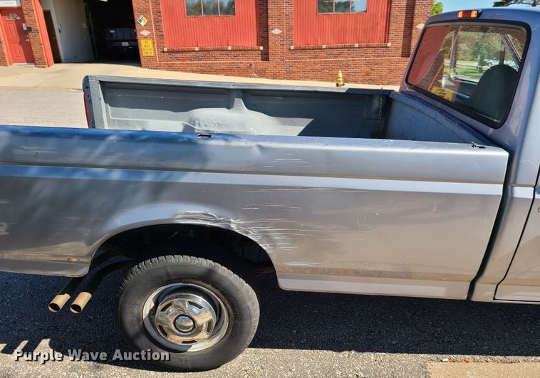 image for item GY9469 1996 Ford F250  pickup truck
