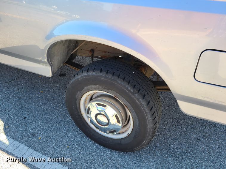 image for item GY9469 1996 Ford F250  pickup truck