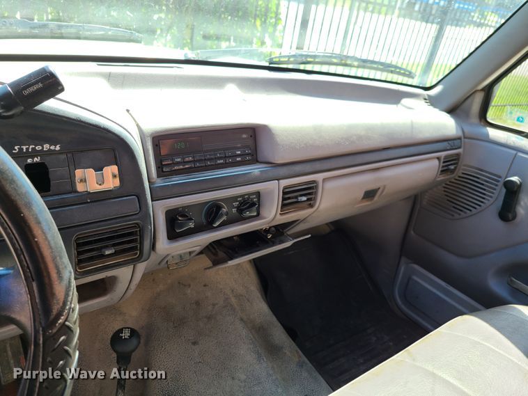 image for item GY9475 1996 Ford F150  pickup truck