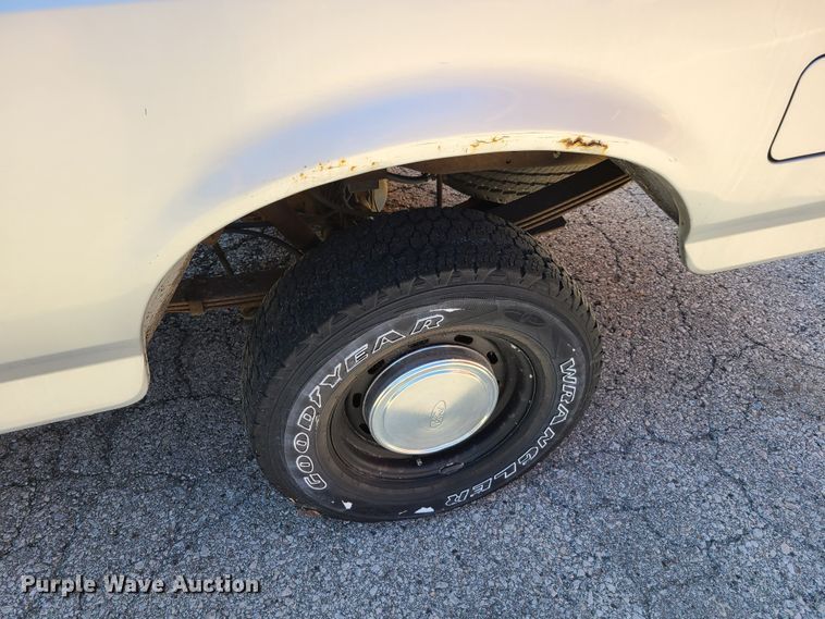 image for item GY9475 1996 Ford F150  pickup truck