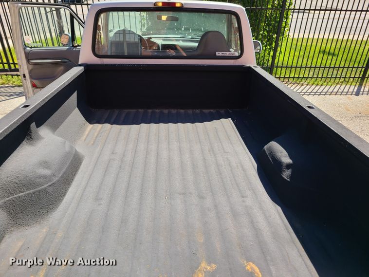 image for item GY9475 1996 Ford F150  pickup truck