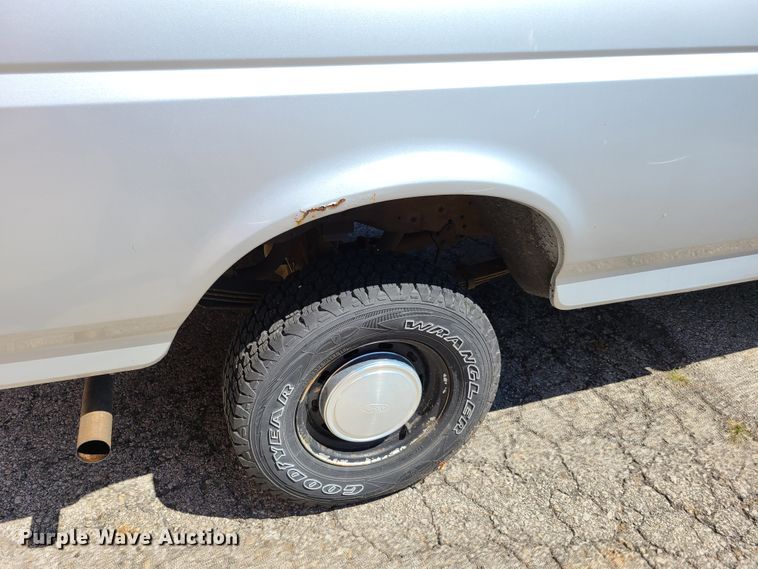 image for item GY9475 1996 Ford F150  pickup truck