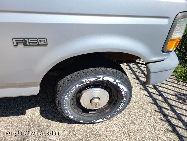 image for item GY9475 1996 Ford F150  pickup truck