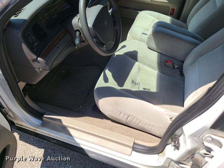 image for item GY9480 2006 Ford Crown Victoria