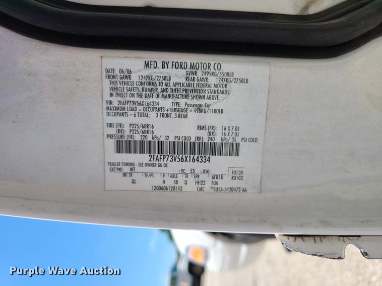 image for item GY9480 2006 Ford Crown Victoria