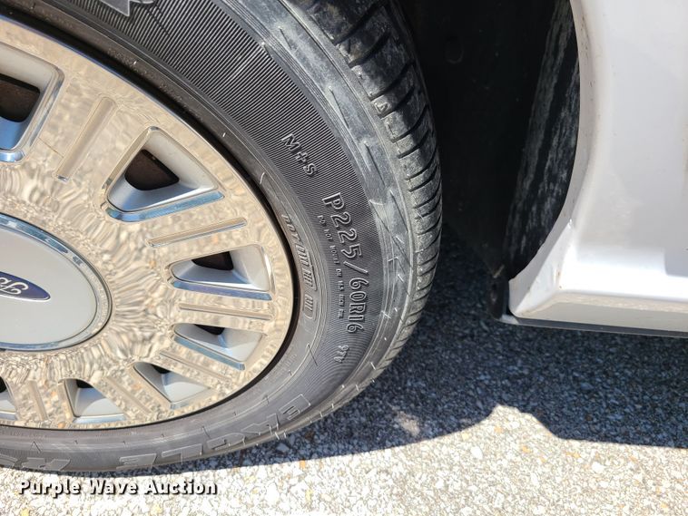 image for item GY9480 2006 Ford Crown Victoria