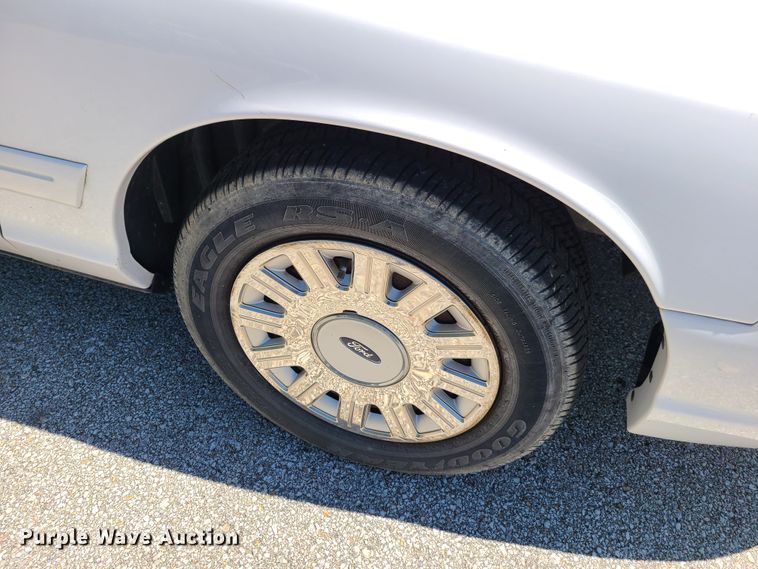 image for item GY9480 2006 Ford Crown Victoria