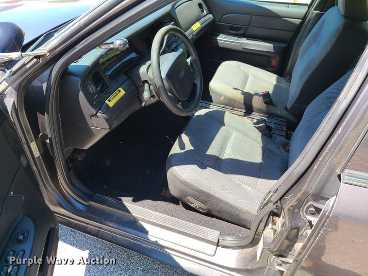 image for item GY9481 2007 Ford Crown Victoria Police Interceptor