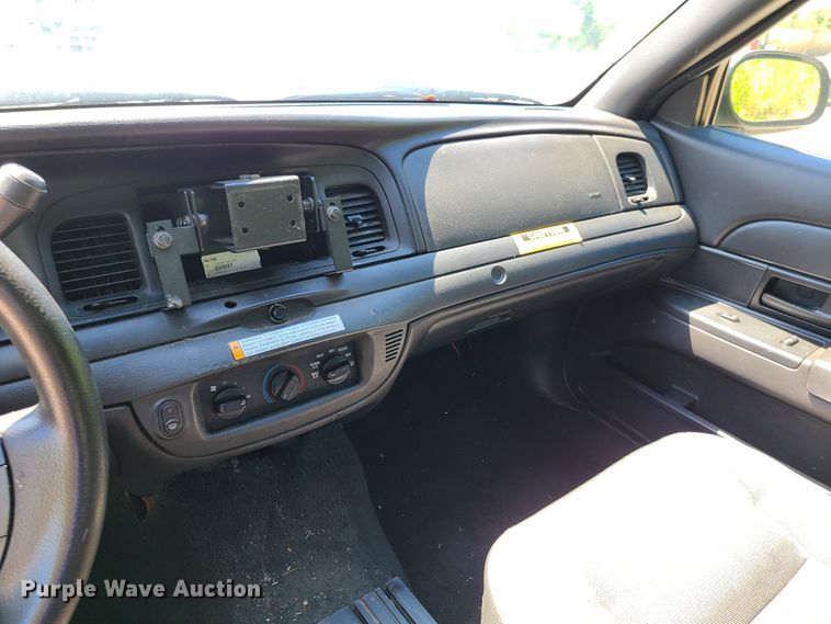 image for item GY9481 2007 Ford Crown Victoria Police Interceptor