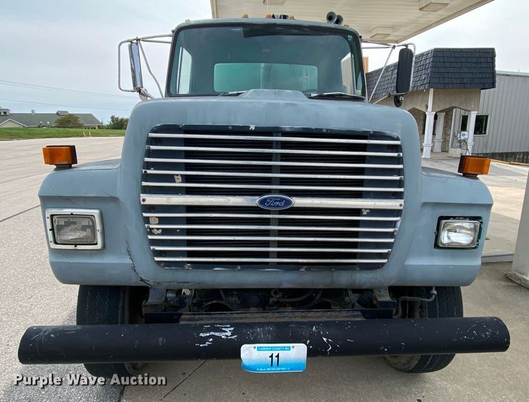 image for item HA9645 1989 Ford L8000  sewage pump truck