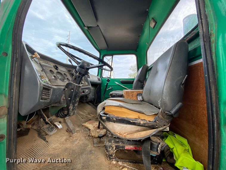 image for item HA9645 1989 Ford L8000  sewage pump truck