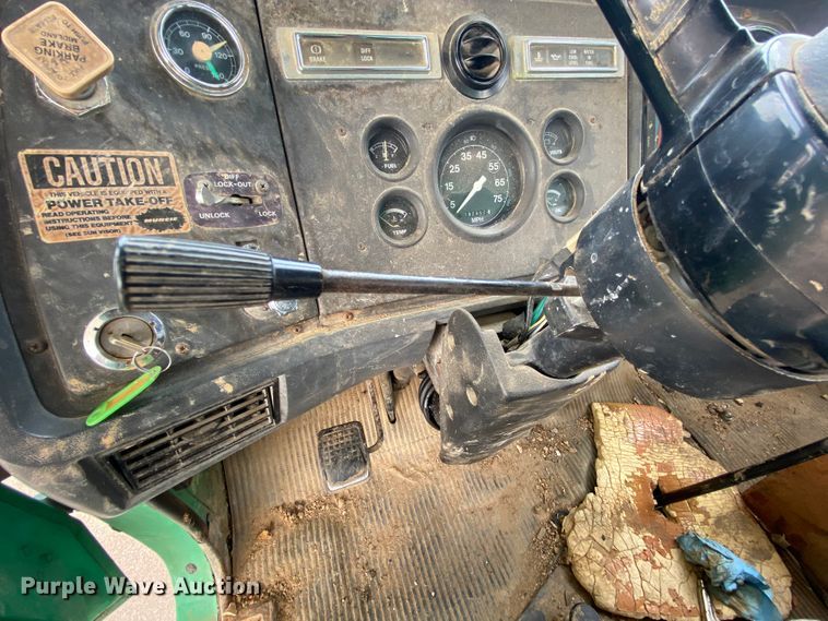 image for item HA9645 1989 Ford L8000  sewage pump truck