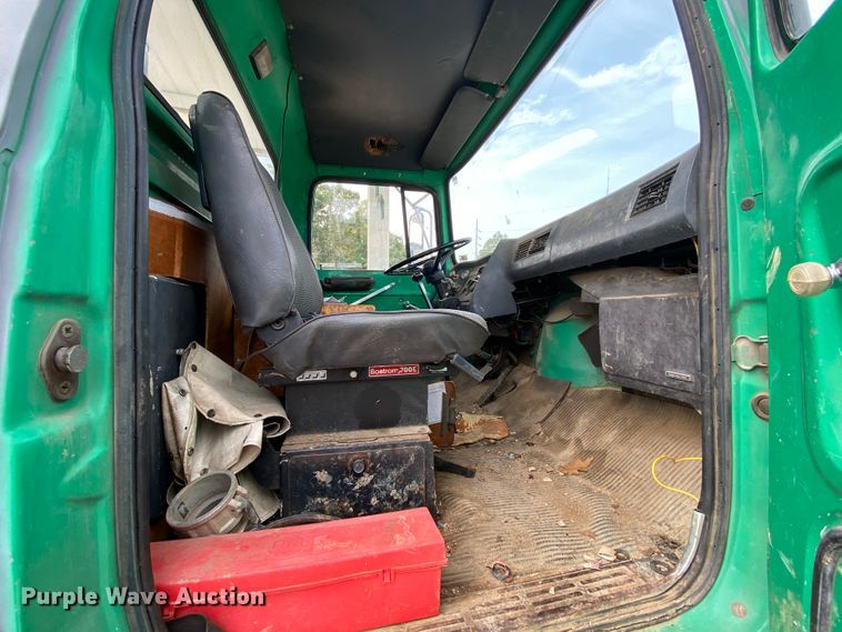 image for item HA9645 1989 Ford L8000  sewage pump truck