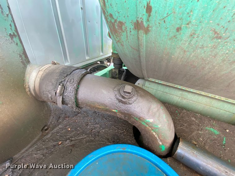 image for item HA9645 1989 Ford L8000  sewage pump truck