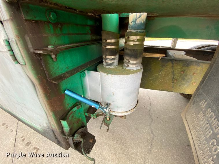 image for item HA9645 1989 Ford L8000  sewage pump truck