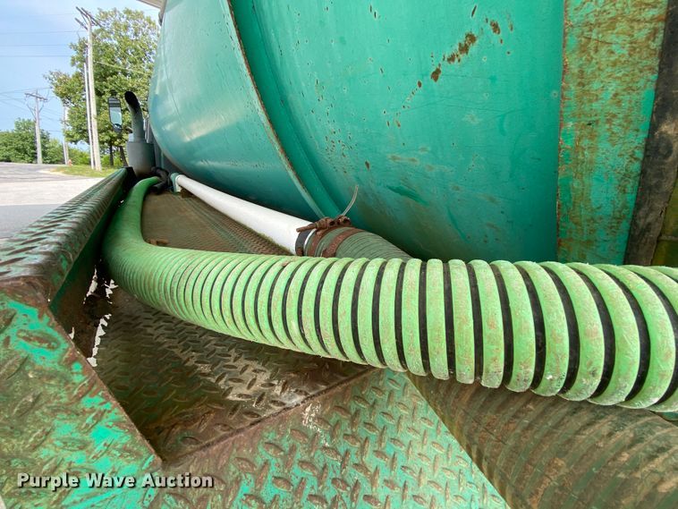 image for item HA9645 1989 Ford L8000  sewage pump truck